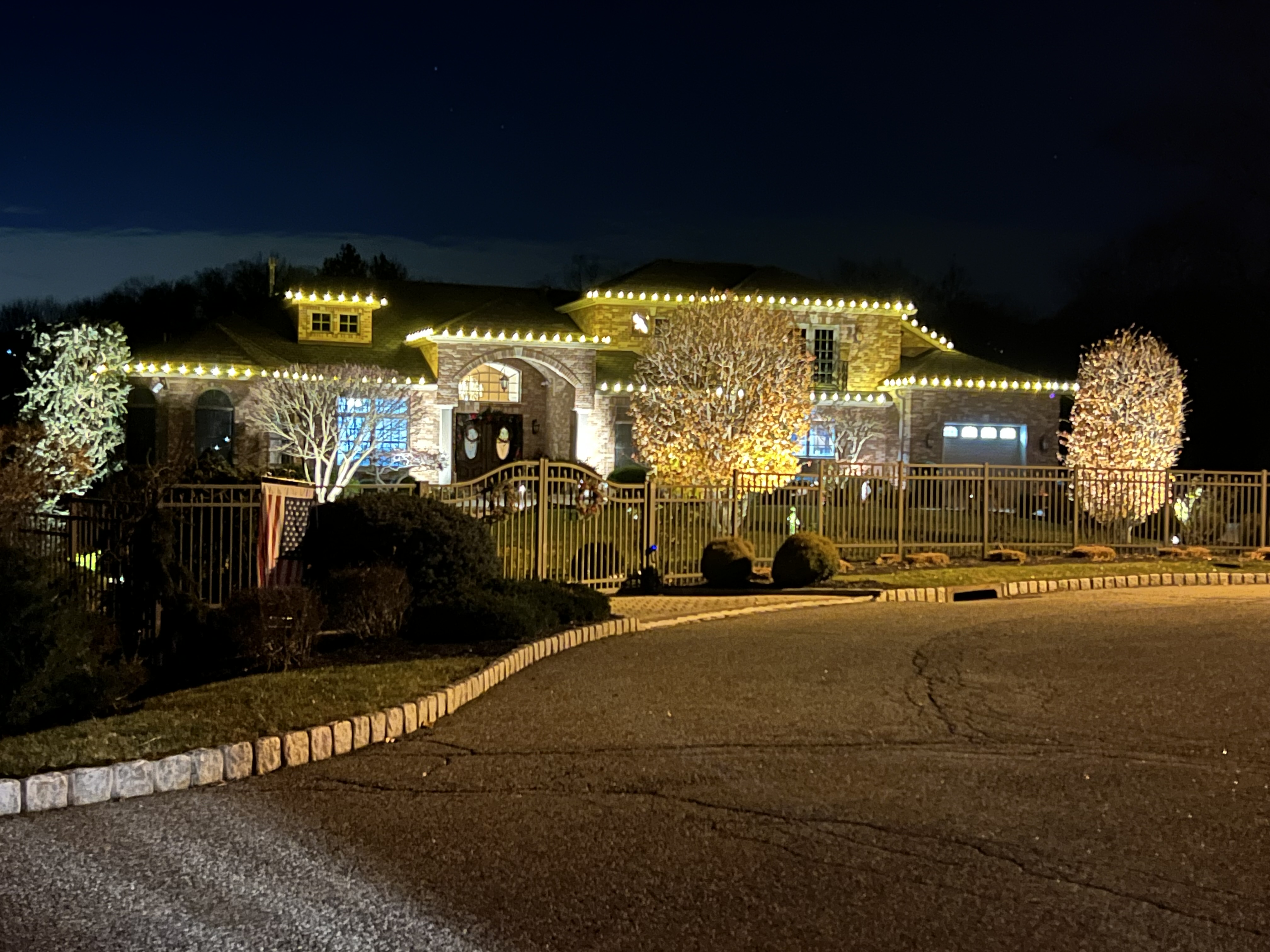 Amazing Christmas Light Installation 